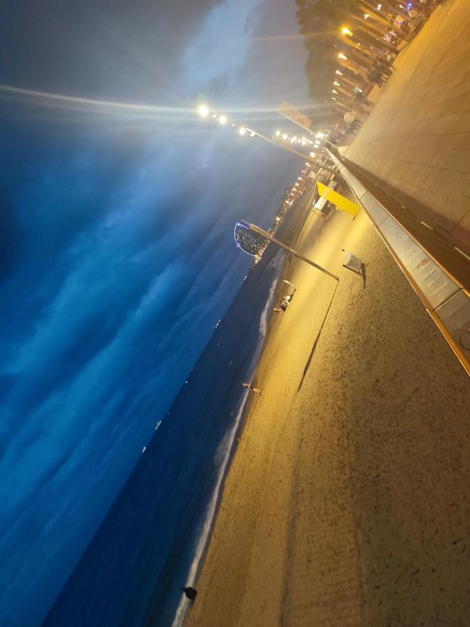 Nice Flat Within Walking Range To The Beach Appartement Barcelona Buitenkant foto